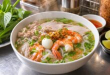 7 quán hủ tiếu ngon Sài Gòn: topping đầy đặn, nước lèo đậm vị