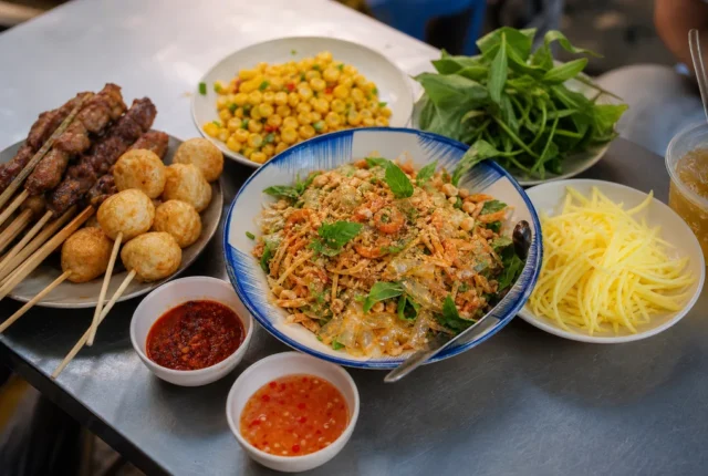 11 món ăn vặt Sài Gòn dễ gây nghiện nên thử cuối tuần